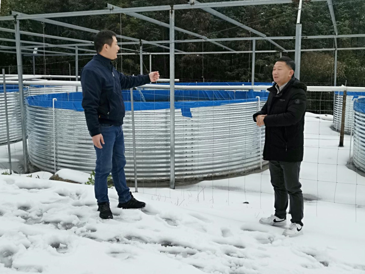 白银交通控股集团驻村队让上浦村的隆冬佑装温度”2.jpg 白银交通控股集团驻村队让上浦村的隆冬佑装温度”2.jpg
